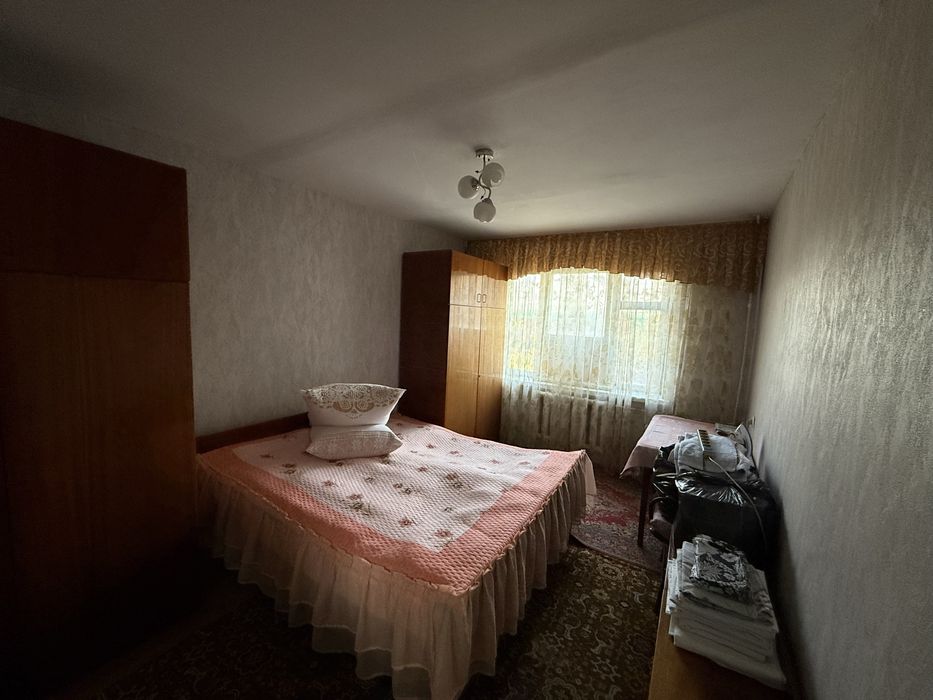 Продаю свою квартиру на рисовом 3 комнатная 2 этаж 4х этажка не торцев