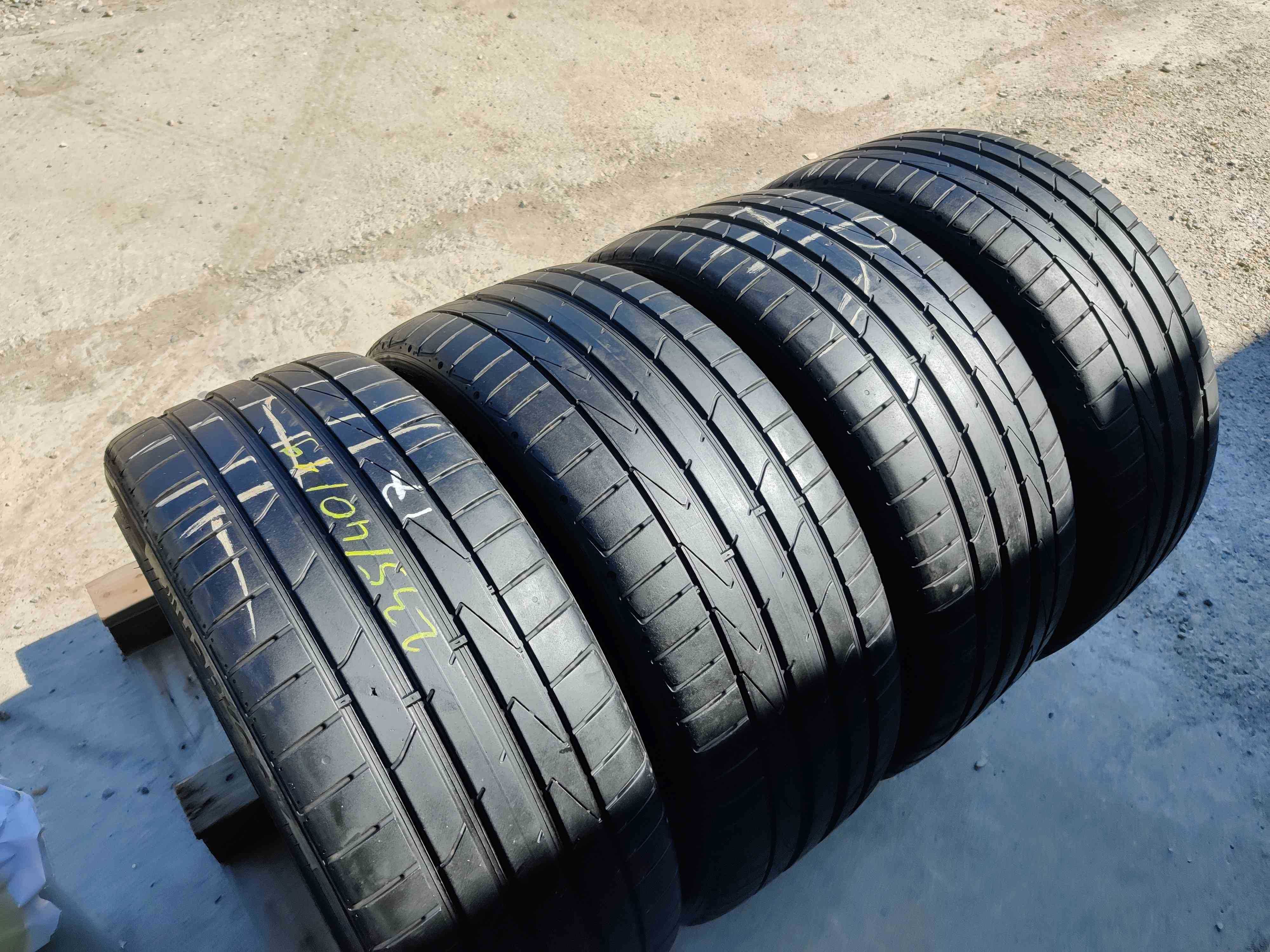 SET 4 Anvelope Vara 235/40 R19 HANKOOK Ventus S1 Evo2 96Y