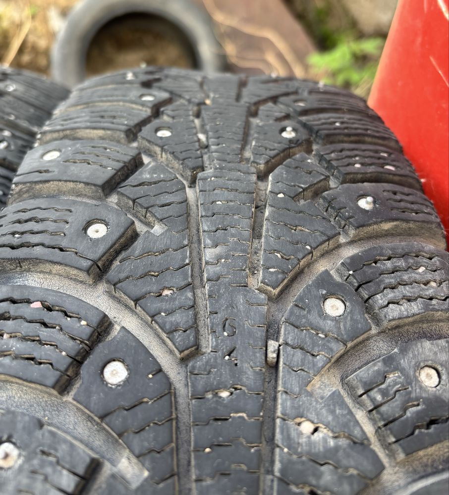 Шины зимние шипованные 185/65 R15