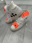 Adidasi off white