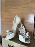 Pantofi de ocazie Guban - nude de lac