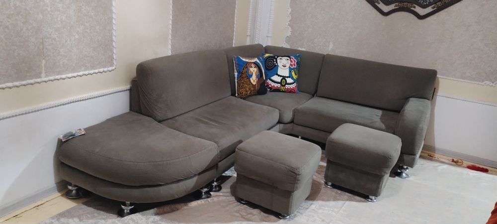 Диван - угалок  продаётся