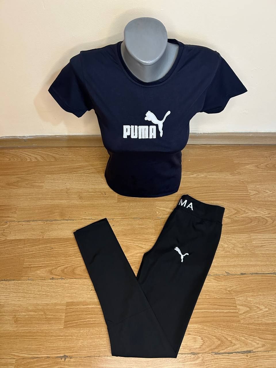 Set dama tricou si colanți