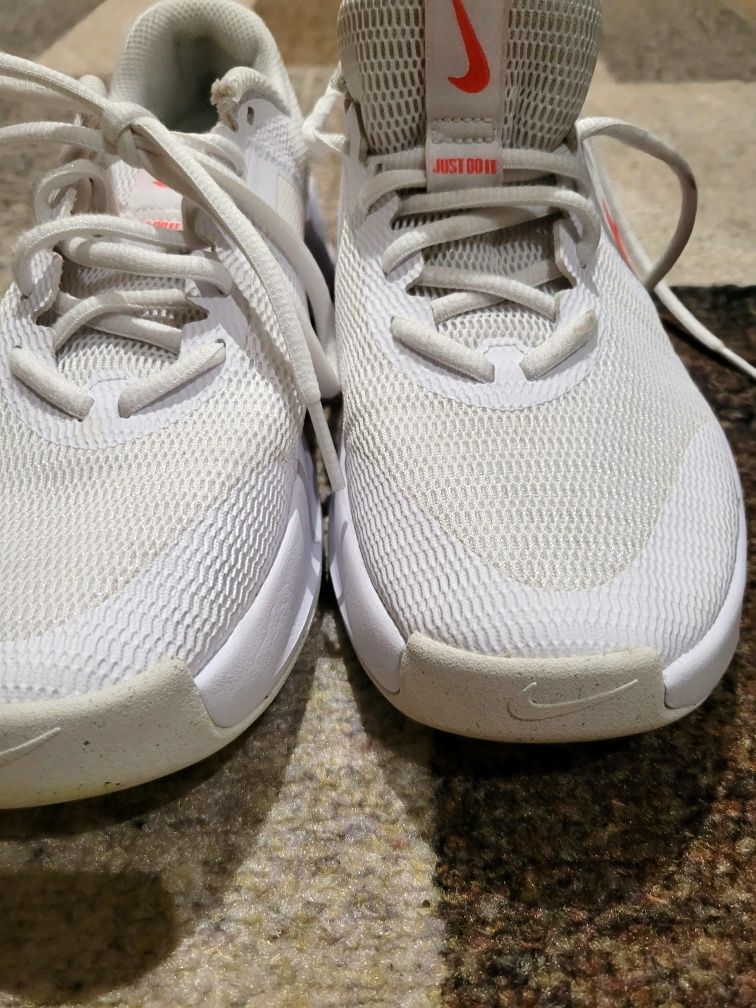 Nike-38,5 номер-80лв