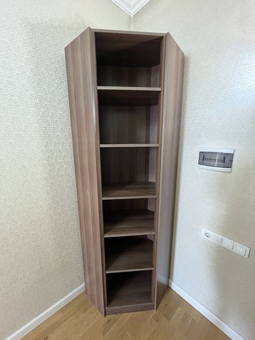 Продам угловой шкаф/стеллаж