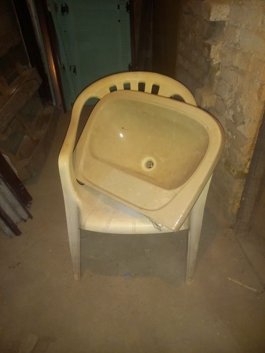 Раковина керамическая