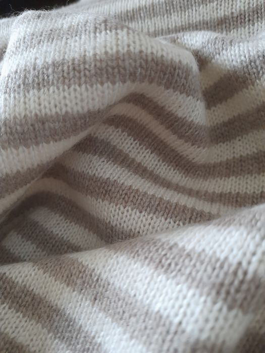 Pulover lana/casmir, m, 80 lei