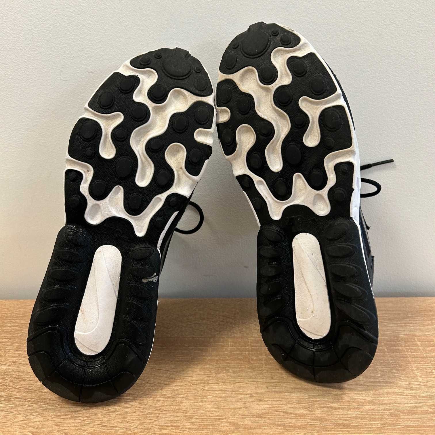 Nike Air Max 270 React “Black/White” (модел CJ0619‑002) – като нови