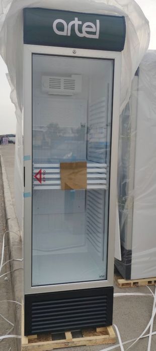 Вытринный холодильник Артел