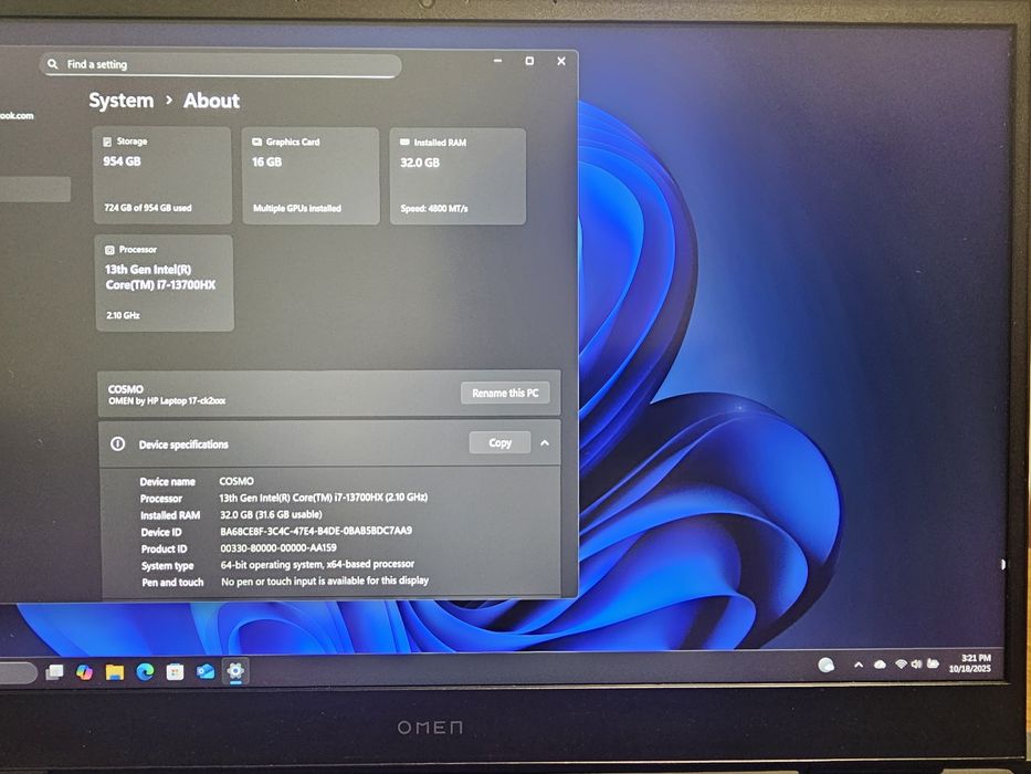 HP OMEN 17 - i7-13700HX, RTX 4090, 16GB RAM, 1TB SSD, 17.3" QHD 240Hz
