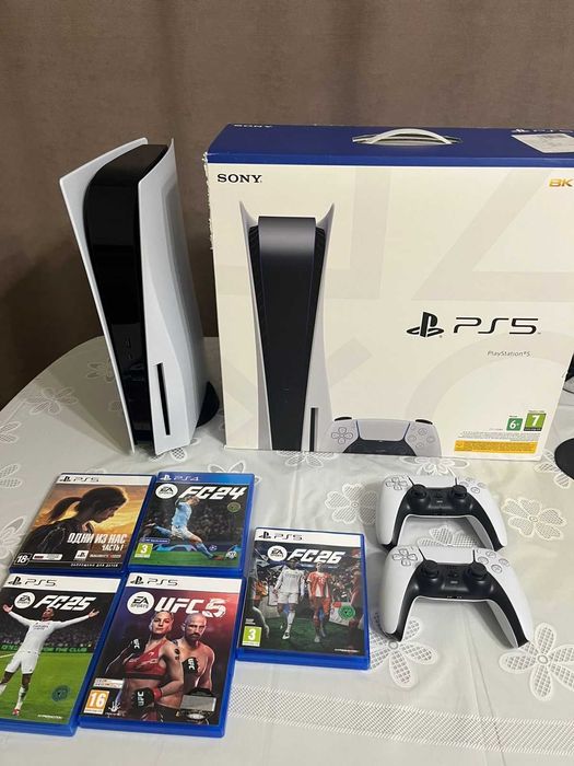 Продаю PS5 с дисководом + 5 игр (FIFA26, UFC5, The Last of us)
