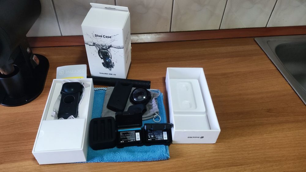 Camera acțiune Insta360 One X2 + multe accesorii