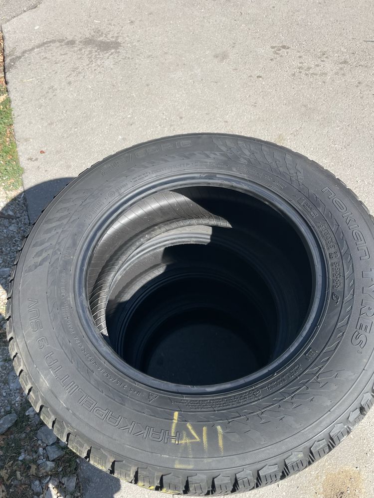 4 броя зимни гуми 215/65/16