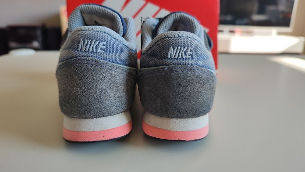 Маратонки NIKE 23,5 номер за Момиче