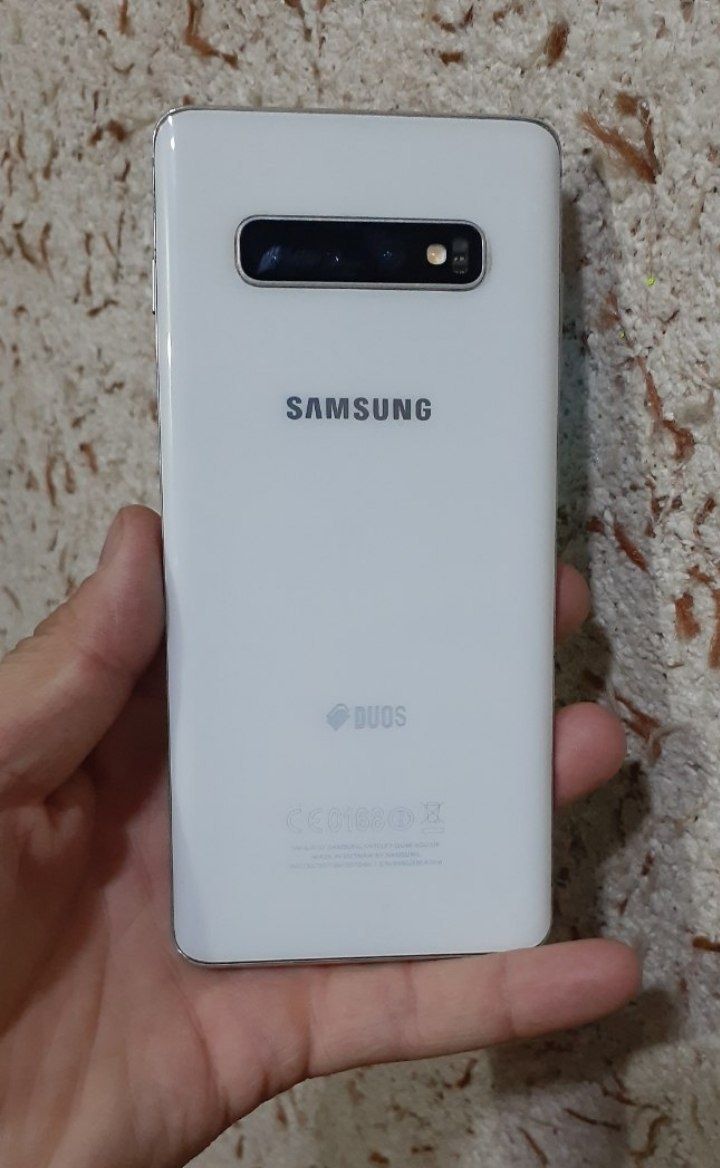 Samsung S10+  8/128gb