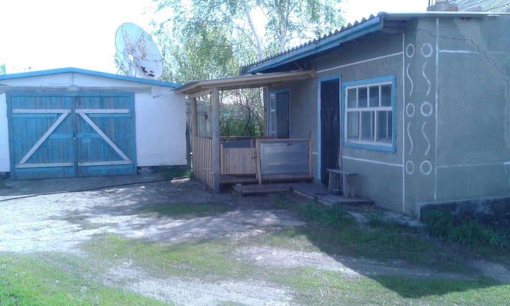 Продам дом в селе Луганск