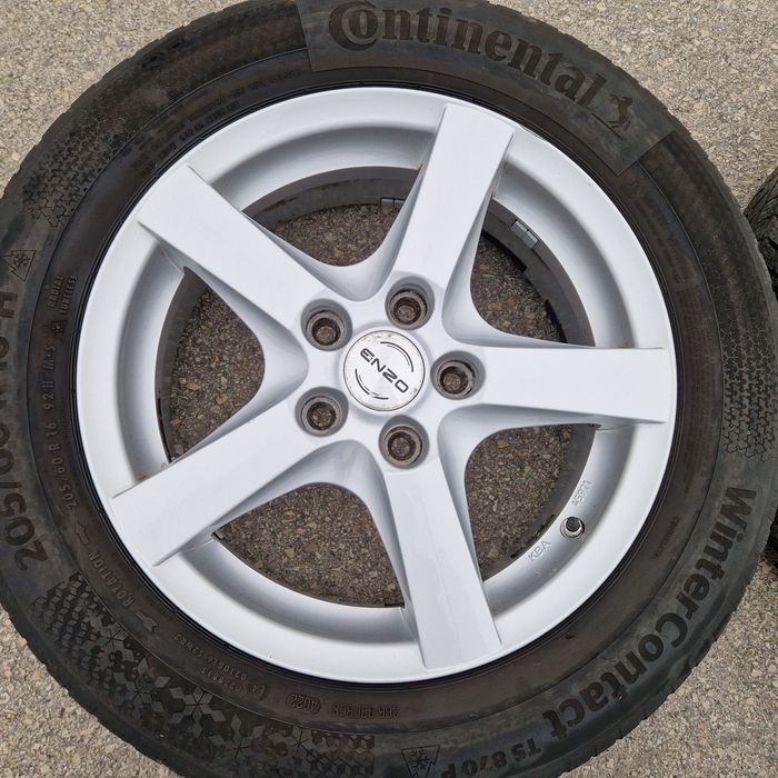 4бр. Алуминиеви джанти 
5х114.3 
61/2 Jx16
ET45
Гумите са подарък 
Не