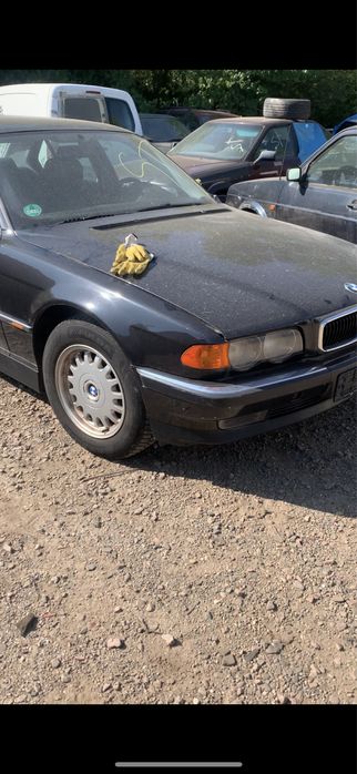 Запчасти на BMW 728