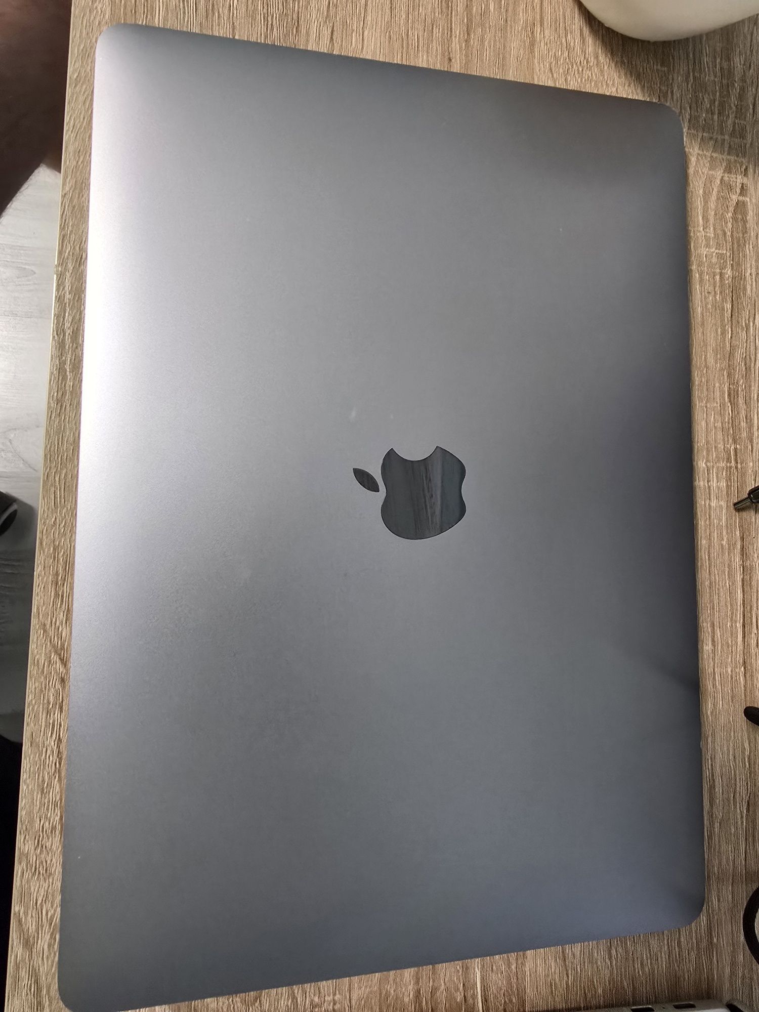 Macbook pro M1 8GB 99% Батерия!!!