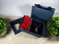 Подаръчна кутия със 6 вечни рози и колие за 8 март