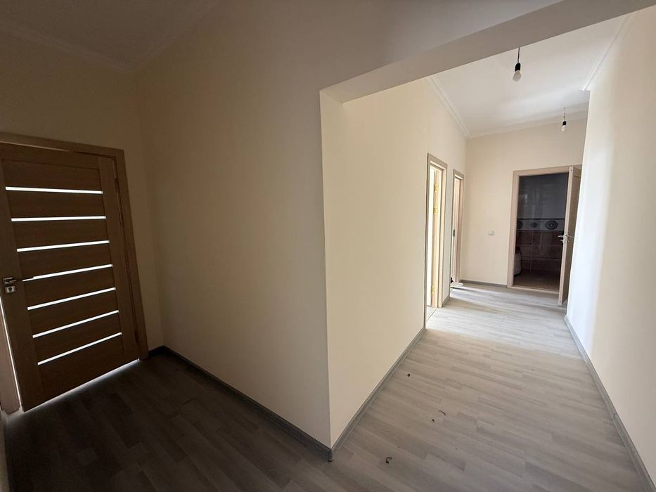 3 хона 72 квадратли уй сотилади