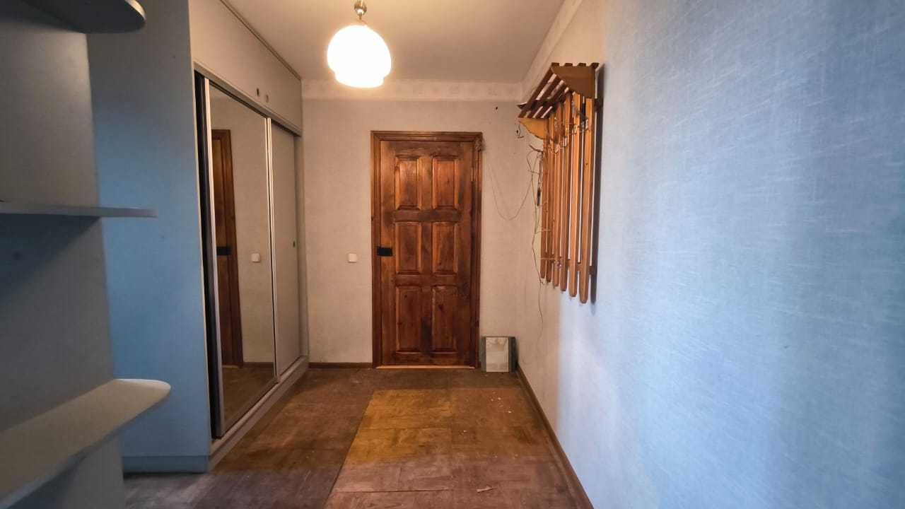 Продаю 2х комнатную квартиру в 6 мкр (район ТД Байтерек)