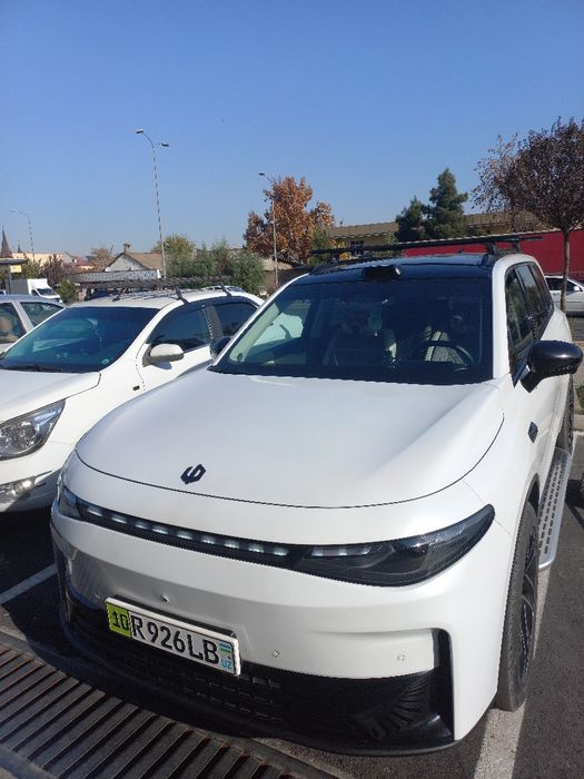 Продаю Leapmotor C16 gibrid вторая позиция