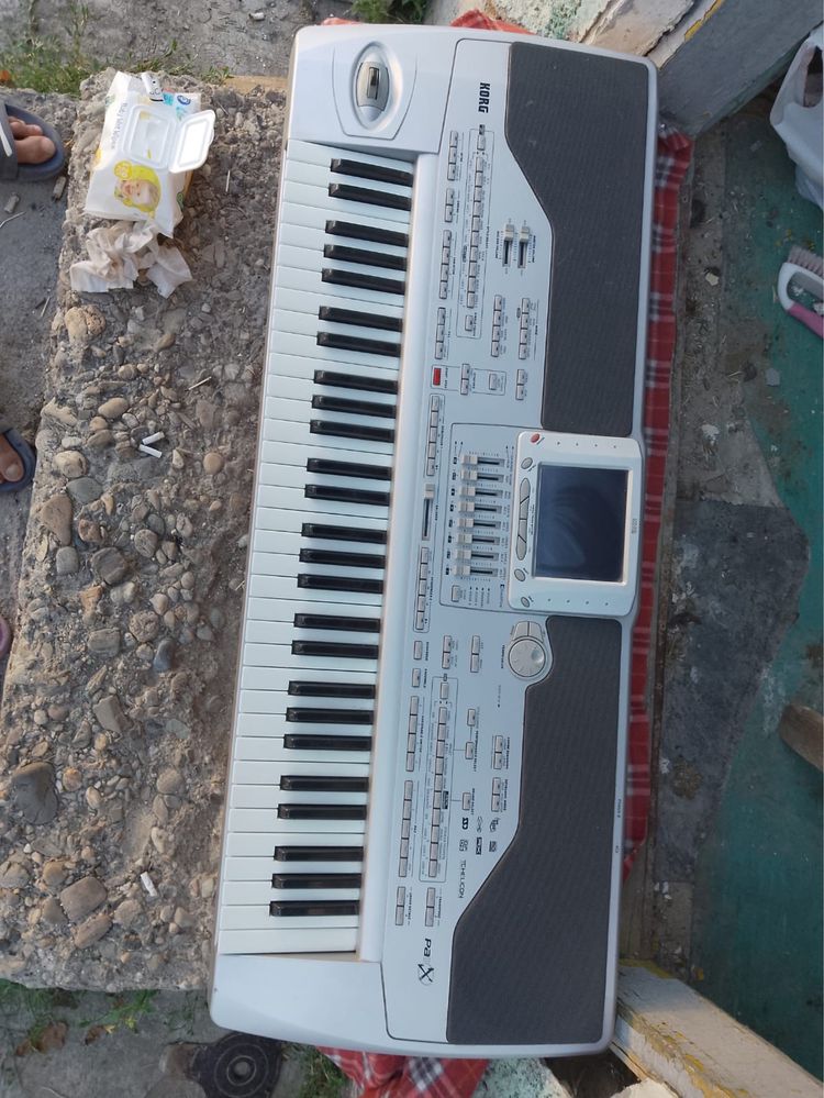 Vand orga Korg  pret 2000 lei negociabil
