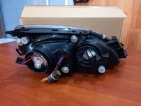 Фара левая авенсис Т220