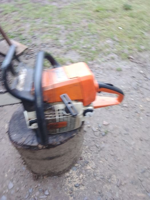 Vând drujba defectă