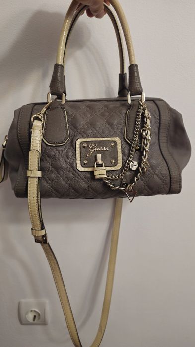 Geanta de umar guess în conditii bune..