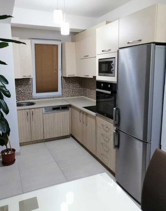 Дава се под наем Тристаен апартамент в Пловдив, Гагарин - 90 кв.м за 321.3 € - Снимка #1