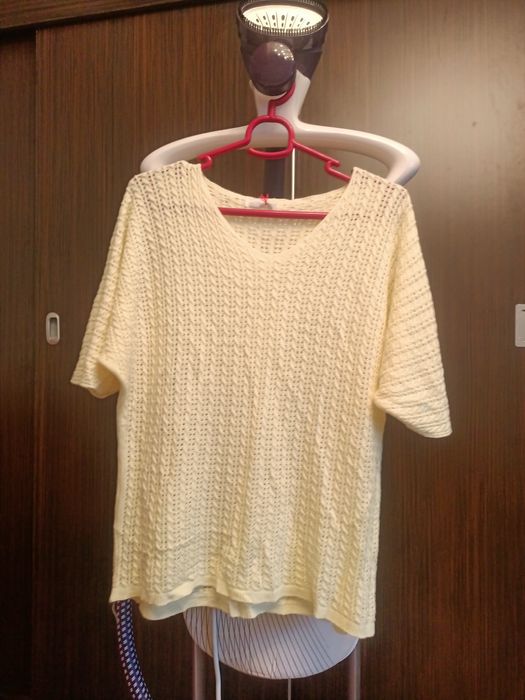 Vând tricouri dama mărimea L noi