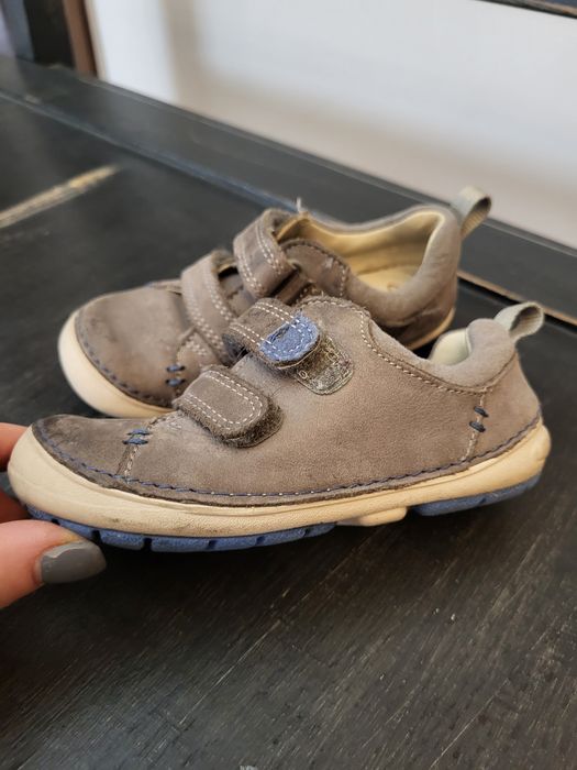 Incaltaminte unisex, mărimea 22, marca Clarks, din piele