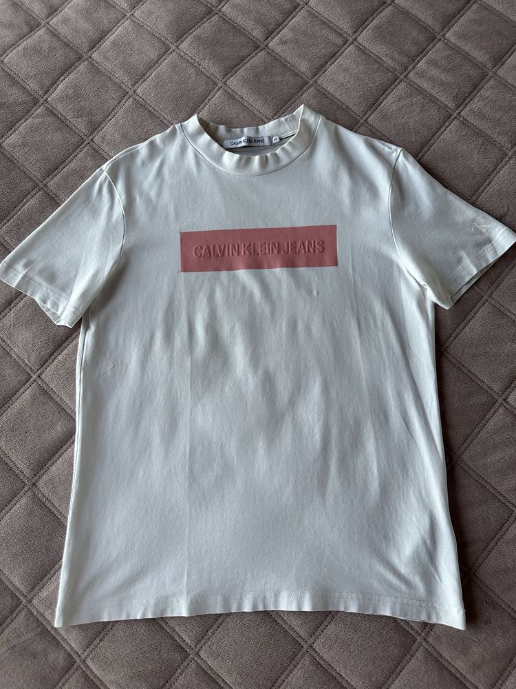 Оригинална дамска тениска Calvin Klein, XS размер, розова/бяла