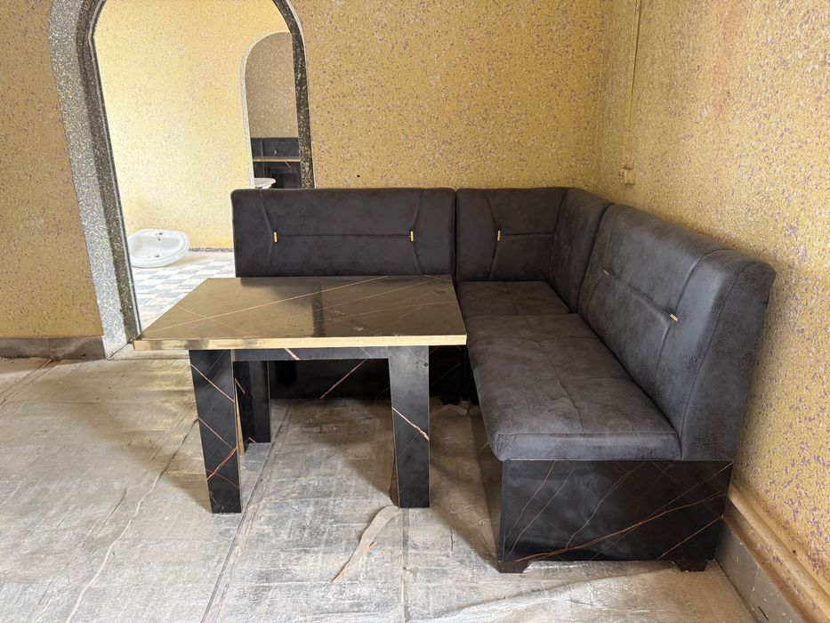 Mebel sotiladi srochna