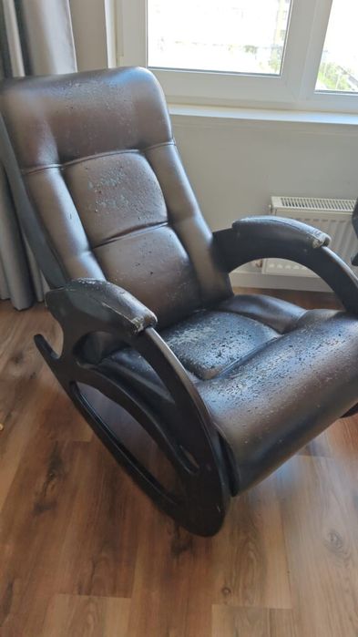 Продам кресло качалку