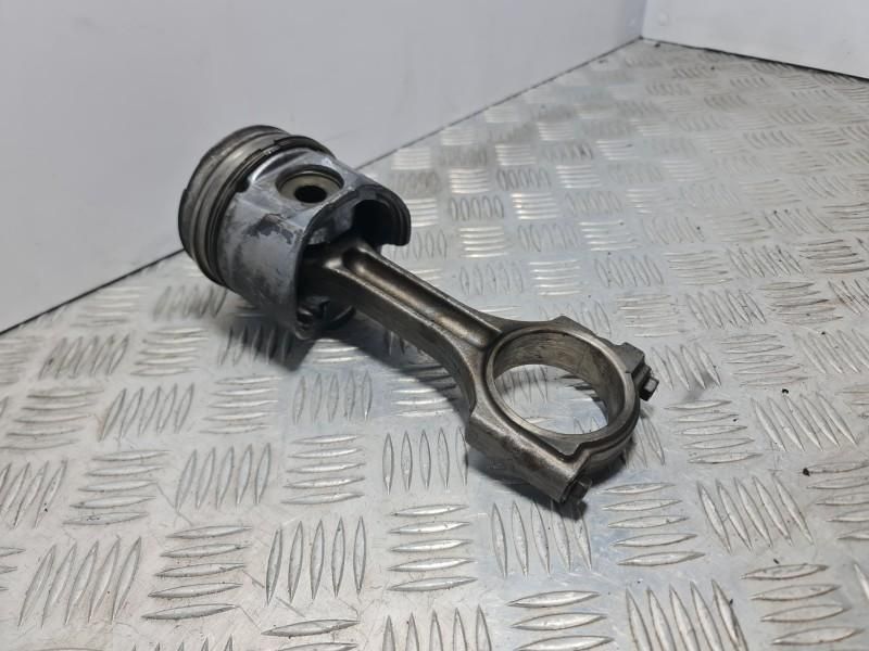 Piston cu biela Opel Vivaro 2.5 dCi G9U-650; G9U-630; G9U-632