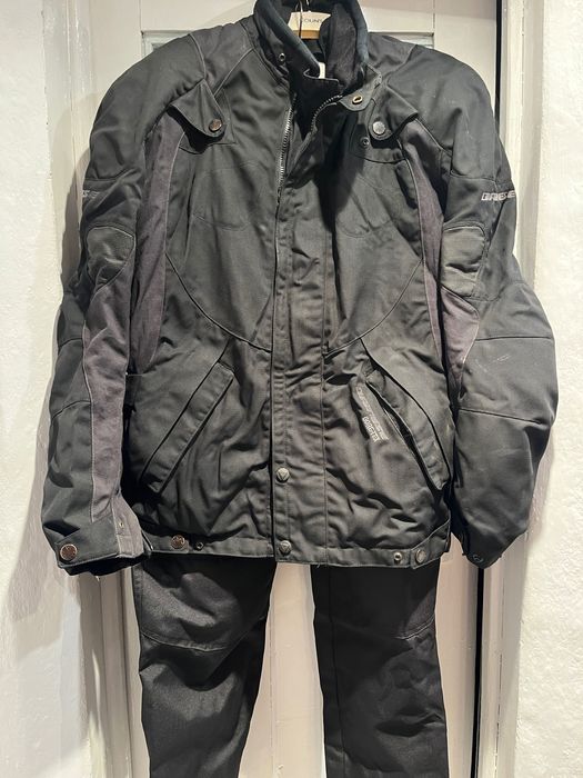 Costum motor barbat + ghiozdan + ghete