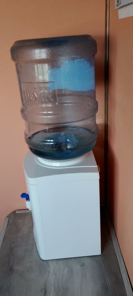 Диспесър за вода Crown