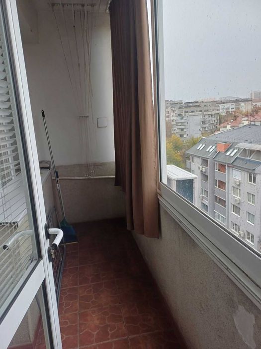 Двустаен апратамент, Медицински Университет