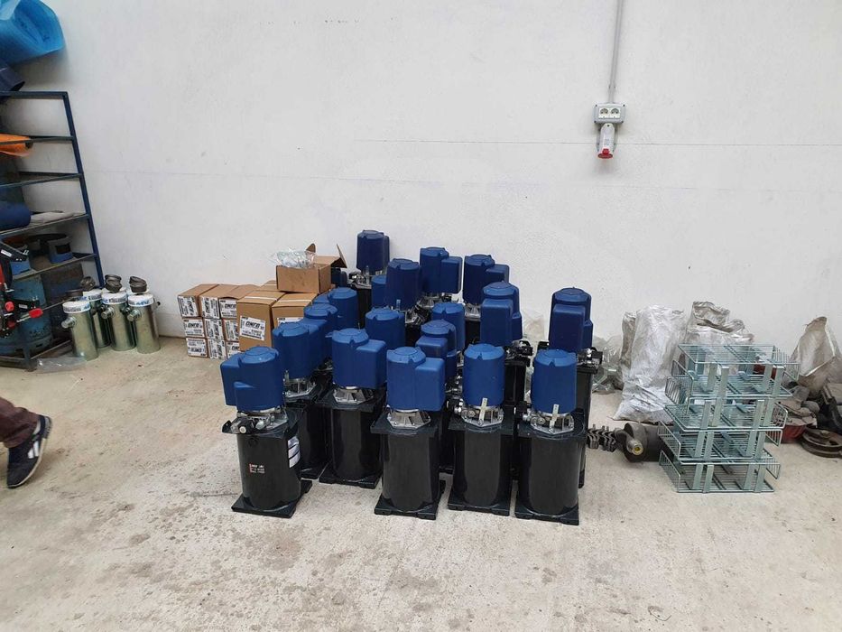 Pompe electrice 12V, 2KW si cilindri de basculare Italia