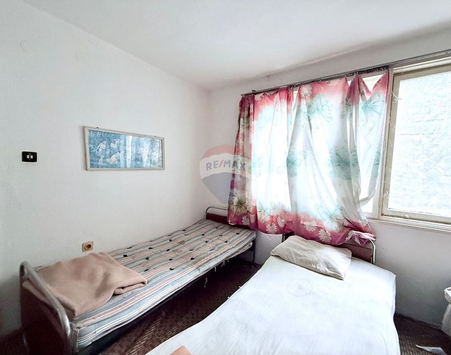 Самостоятелна градска къща за инвестиция за продажба, гр. Балчик, Я.И.