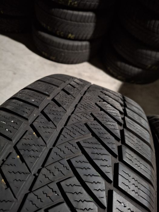 2 Anvelopele de iarnă 235 55 r19H Continental