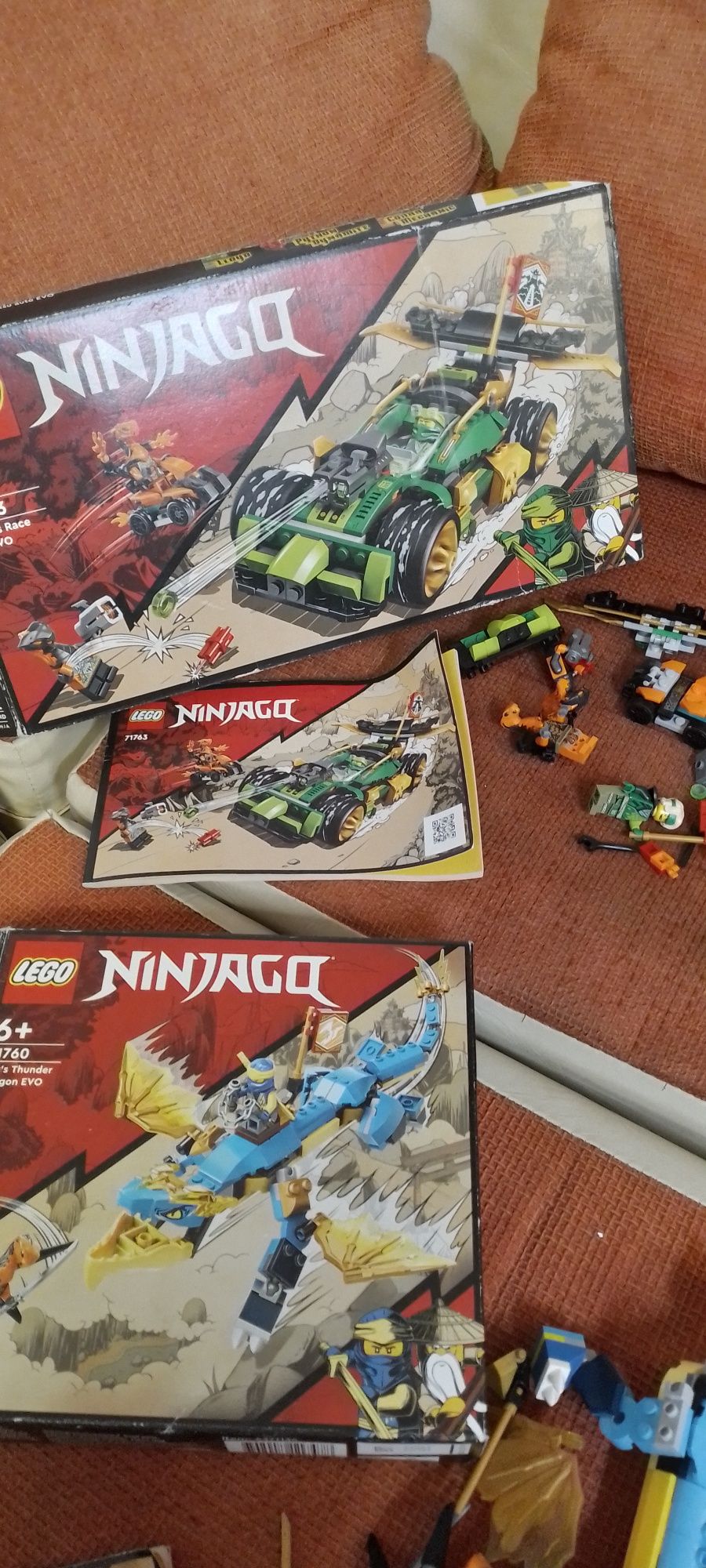 De vânzare 3 Lego complete, 2 ninjago și unuldreamz