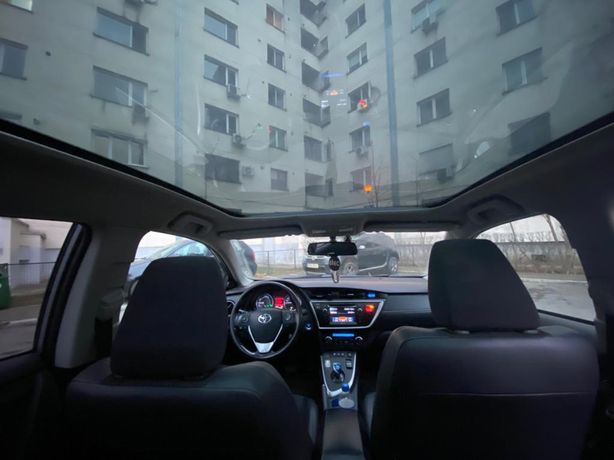 Toyota Auris Hybrid Panoramic Bi-Xenon JBL Baterie Noua Garantie