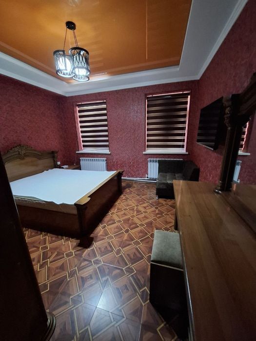 Просторная 2х комнатная (70м²) с мебелью и техникой в центре Чирчика