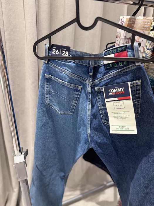 Чисто НОВИ дънки Tommy Hilfiger 26/28