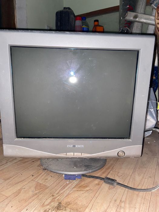 Монитор Informix 17" (VGA)