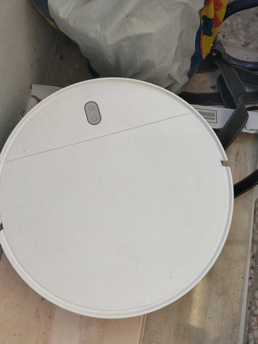 Aspirator robot cu aplicatie